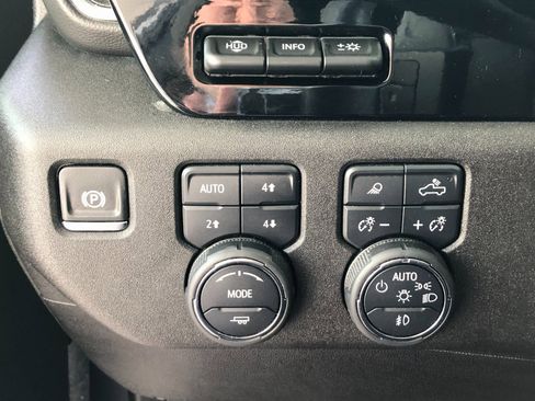 Certified 2024 Chevrolet Silverado 1500 High Country image 33