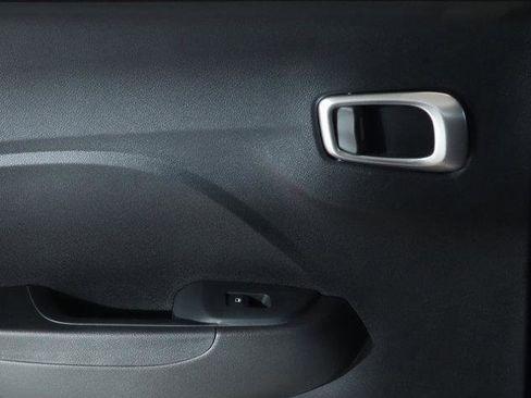 New 2025 Hyundai Venue SEL image 21