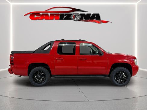 Used 2011 Chevrolet Avalanche LT w/ Luxury Package AWD/4WD image 12