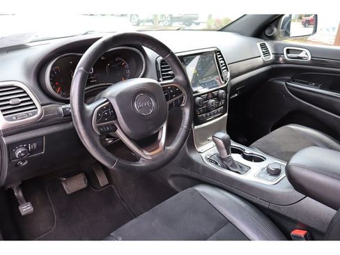 Used 2022 Jeep Grand Cherokee Laredo X AWD/4WD image 17