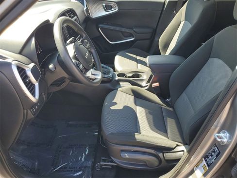 Used 2024 Kia Soul LX w/ Option Group 015 image 5