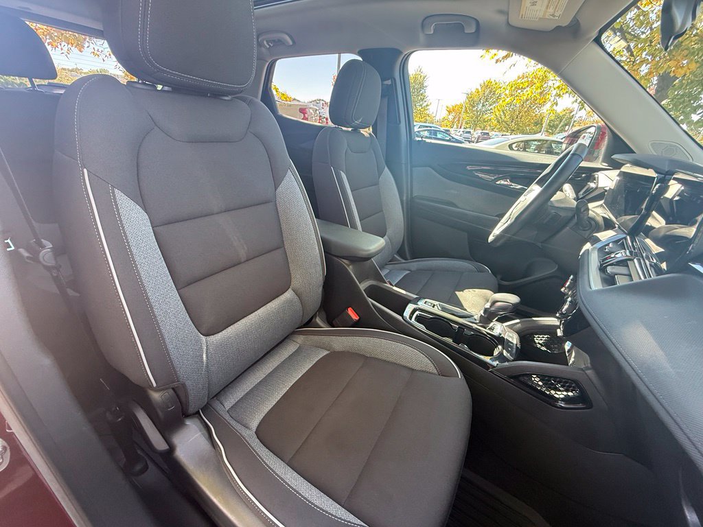 Used 2024 Chevrolet TrailBlazer LT w/ LT Cold Weather Package AWD/4WD image 24