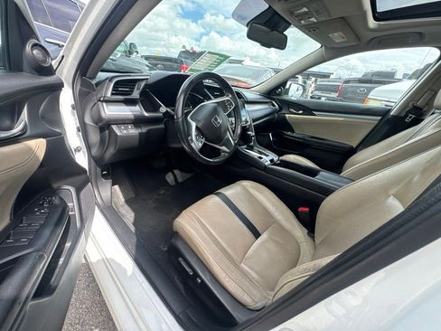 Used 2016 Honda Civic Touring image 4