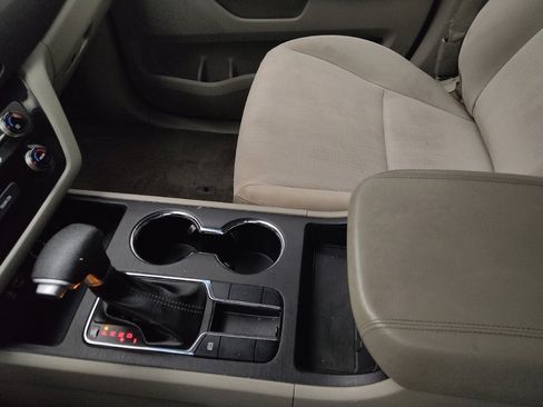 Used 2020 Kia Sedona LX FWD image 26