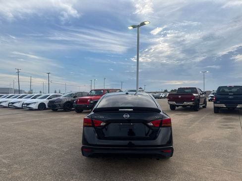 Certified 2023 Nissan Altima 2.5 SV FWD image 17