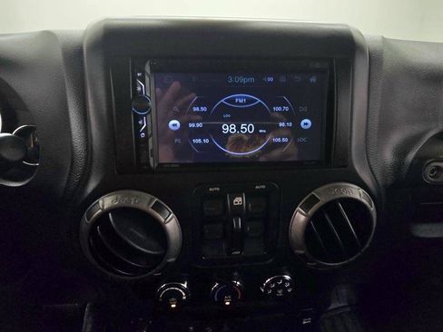 Used 2015 Jeep Wrangler Unlimited Sport w/ Quick Order Package 24S AWD/4WD image 24