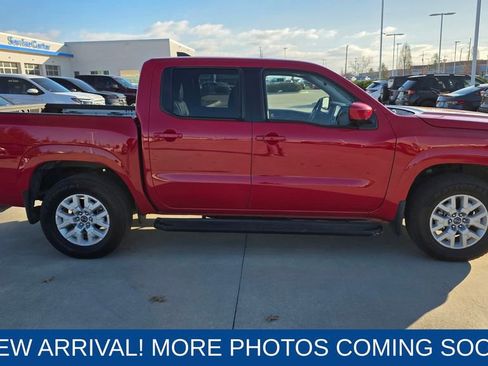 Used 2022 Nissan Frontier SV w/ SV Premium Package image 6