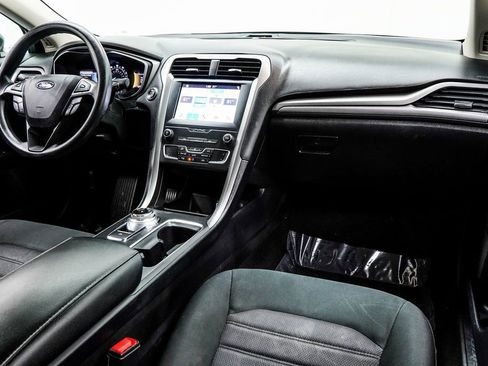 Used 2019 Ford Fusion SE image 16