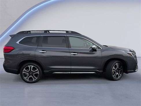 Used 2023 Subaru Ascent Touring image 3