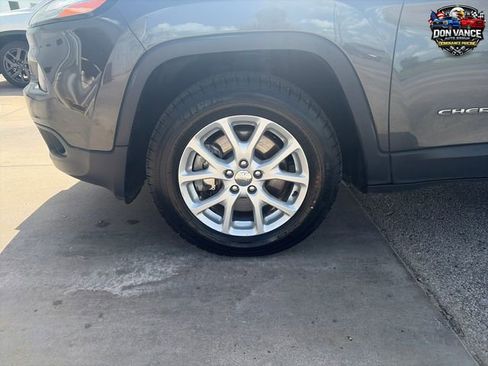 Used 2015 Jeep Cherokee Latitude AWD/4WD image 25