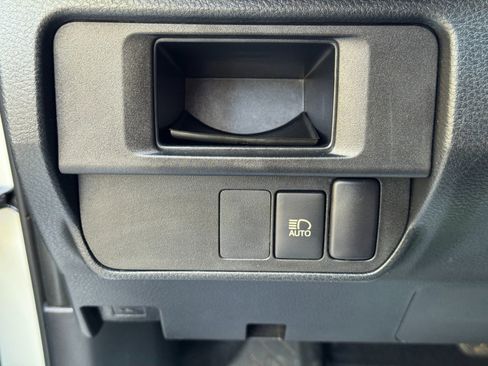 Used 2019 Toyota Tacoma SR5 image 16