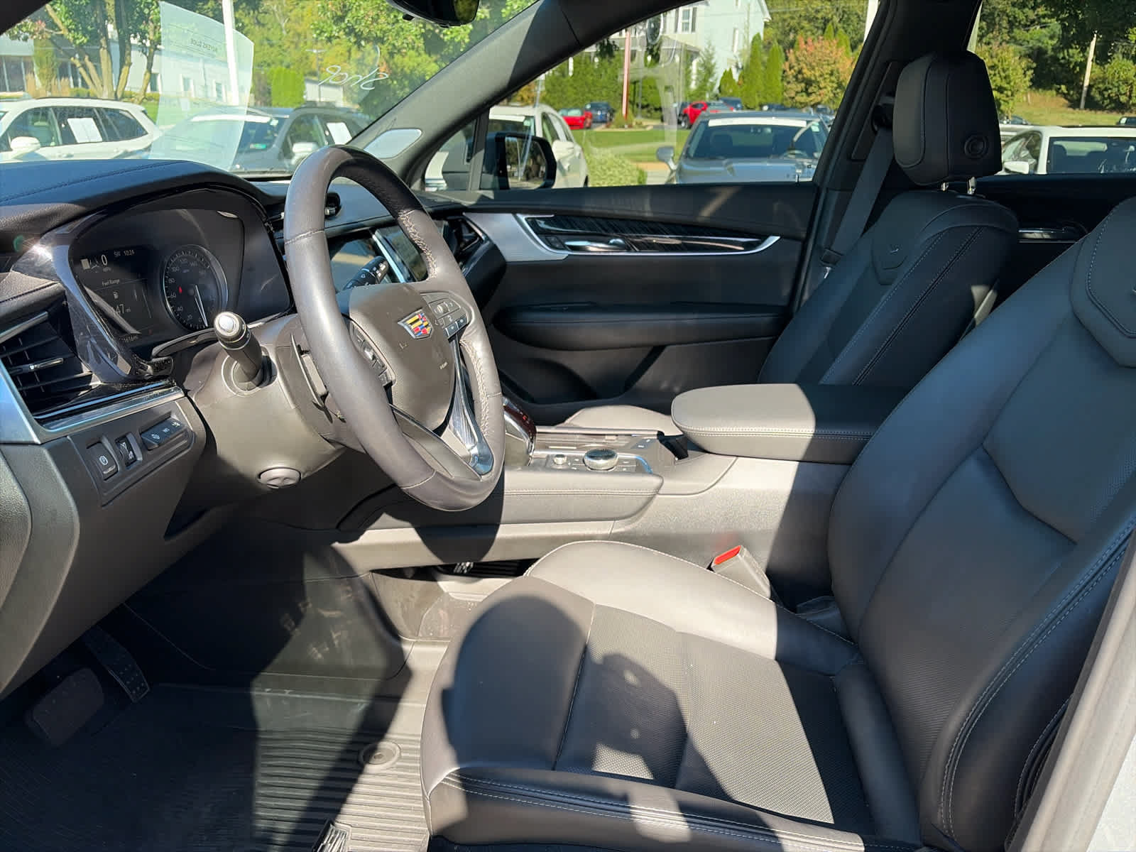 Certified 2024 Cadillac XT6 Premium Luxury w/ Technology Package AWD/4WD image 13