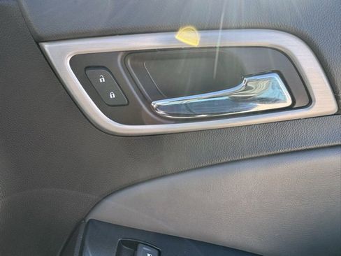 Used 2019 GMC Yukon XL Denali w/ Open Road Package image 41