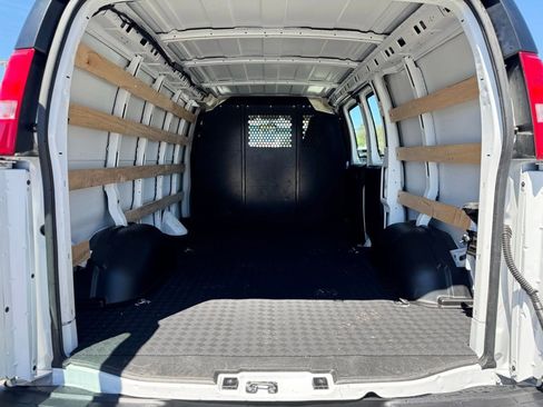 Certified 2025 GMC Savana 2500 w/ Driver Convenience Package RWD image 5