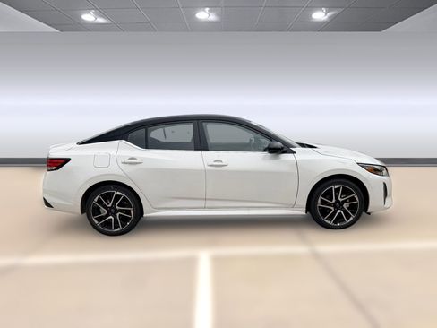 New 2025 Nissan Sentra SR image 8