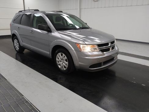 Used 2018 Dodge Journey SE image 13