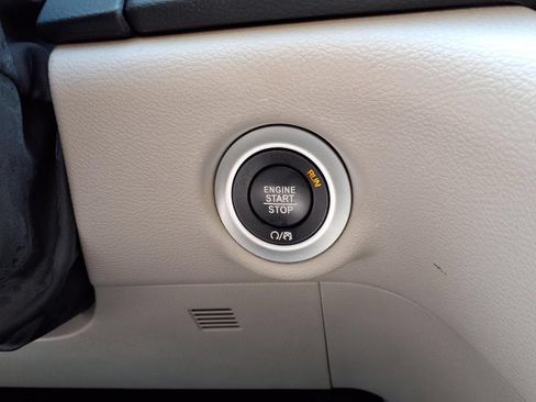 Used 2023 Chrysler Voyager LX FWD image 12