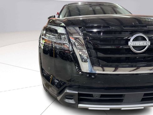 Used 2023 Nissan Pathfinder SL FWD image 11