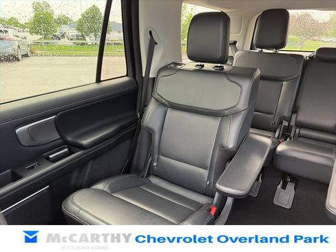 Used 2025 Ford Expedition Platinum AWD/4WD image 33