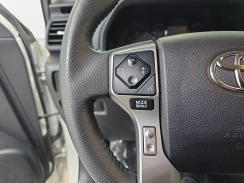 Used 2021 Toyota 4Runner SR5 AWD/4WD image 17