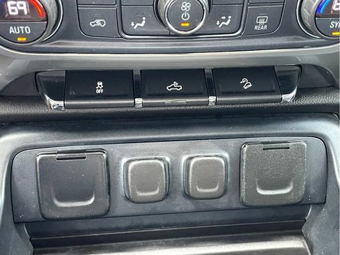 Used 2017 Chevrolet Silverado 1500 LT w/ Rally 2 Edition AWD/4WD image 16
