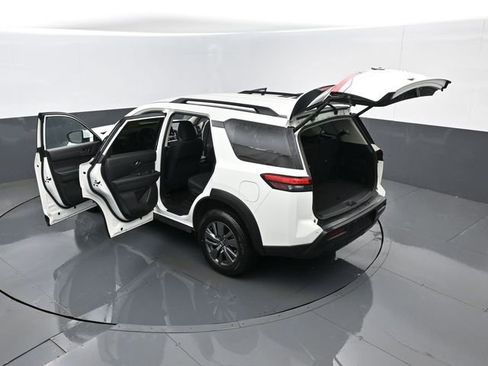 Used 2025 Nissan Pathfinder SV AWD/4WD image 28