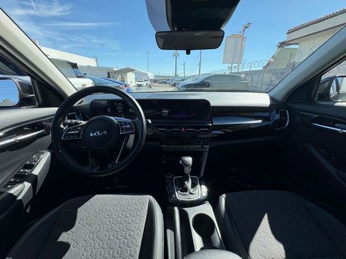 Used 2025 Kia Seltos S image 34