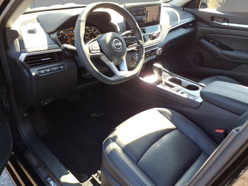 Used 2025 Nissan Altima 2.5 SL AWD/4WD image 11
