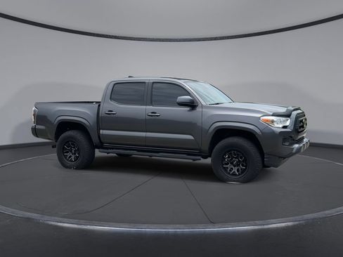 Used 2022 Toyota Tacoma SR w/ SR Convenience Package RWD image 2