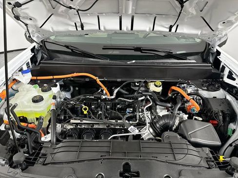 New 2026 Ford Maverick Lariat w/ 4K Tow Package image 30