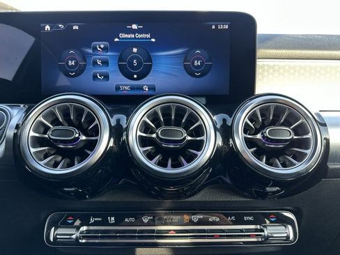 Certified 2024 Mercedes-Benz GLB 250 4MATIC image 23