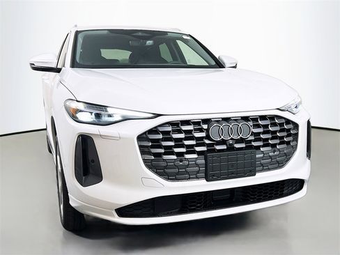 New 2025 Audi Q5 Premium Plus image 2