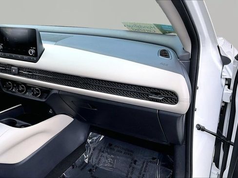 Certified 2025 Honda HR-V LX image 18