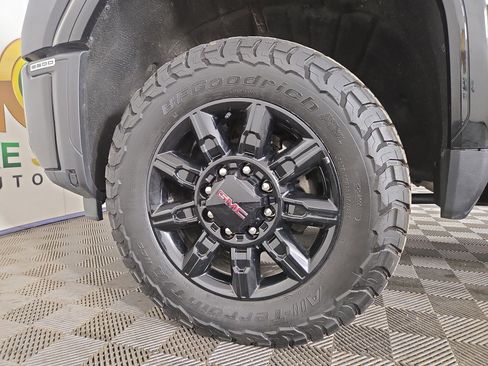 Used 2026 GMC Sierra 2500 AT4 w/ AT4 Premium Plus Package AWD/4WD image 32