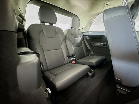 Certified 2024 Volvo XC90 T8 Plus image 29