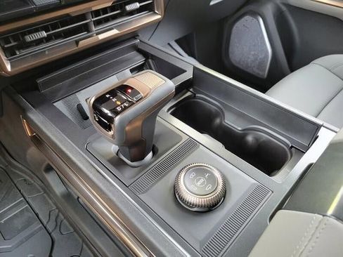 New 2025 GMC Hummer EV 3X w/ LPO, Illumination Package image 18