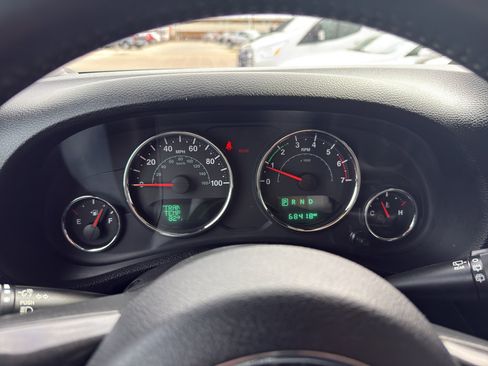 Used 2017 Jeep Wrangler Unlimited Sahara image 19