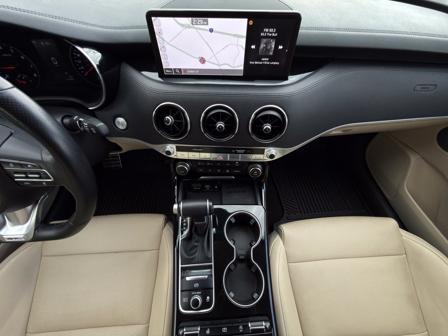 Used 2023 Kia Stinger GT-Line w/ Sun & Sound Package AWD/4WD image 11