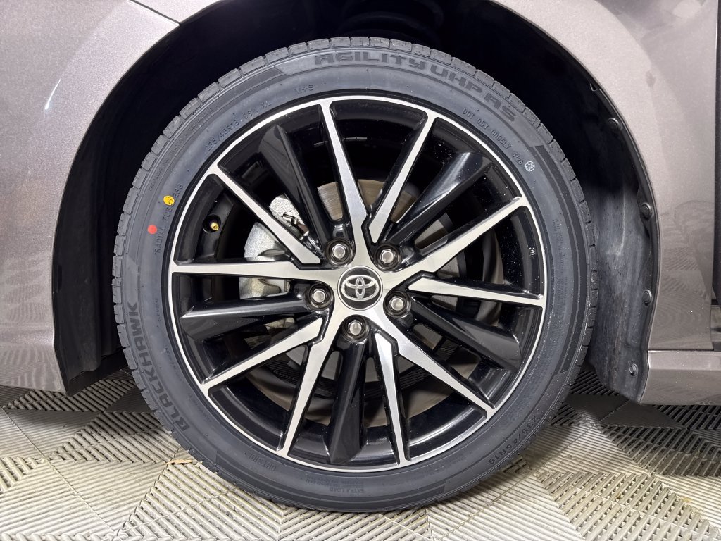 Used 2024 Toyota Camry SE w/ Cold Weather Package FWD image 24