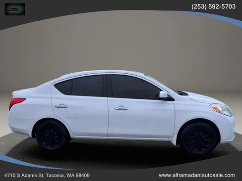 Used 2012 Nissan Versa SV w/ Convenience Pkg image 4