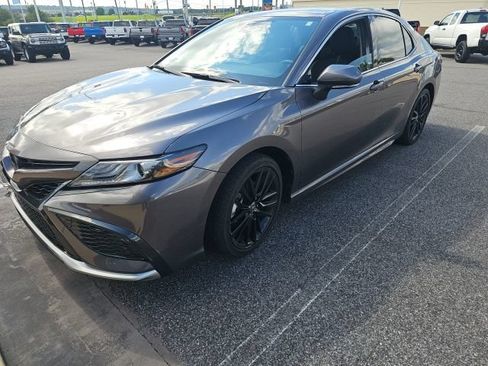 Used 2023 Toyota Camry XSE FWD image 3