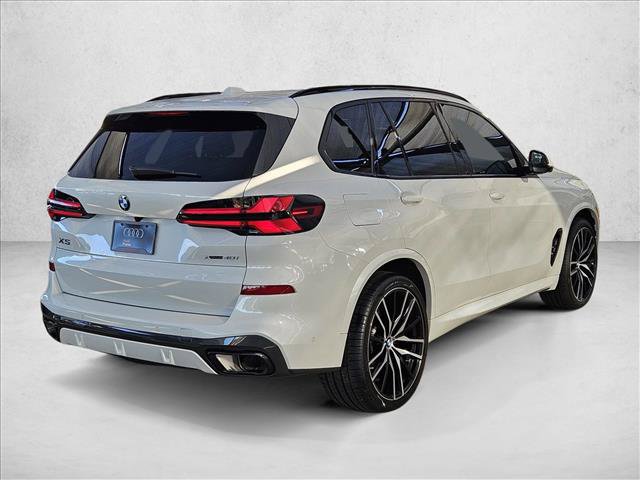 Used 2024 BMW X5 xDrive40i w/ M Sport Package AWD/4WD image 5