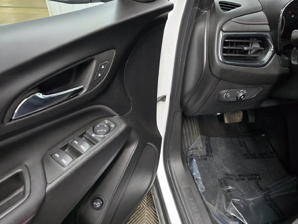 Used 2022 Chevrolet Equinox RS AWD/4WD image 16