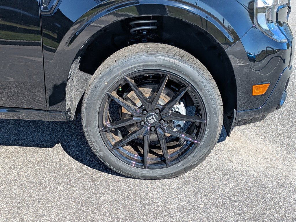 New 2026 Ford Maverick XLT w/ XLT Luxury Package FWD image 13