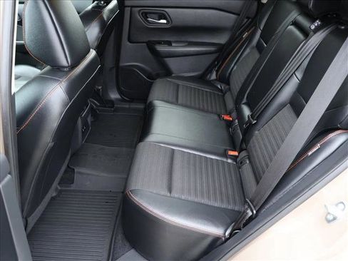 Used 2025 Nissan Rogue SV AWD/4WD image 24