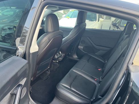 Used 2021 Tesla Model Y Long Range image 19