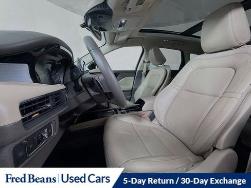 Used 2022 Lincoln Corsair AWD w/ Premium Package image 28