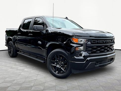 Used 2022 Chevrolet Silverado 1500 Custom AWD/4WD image 3