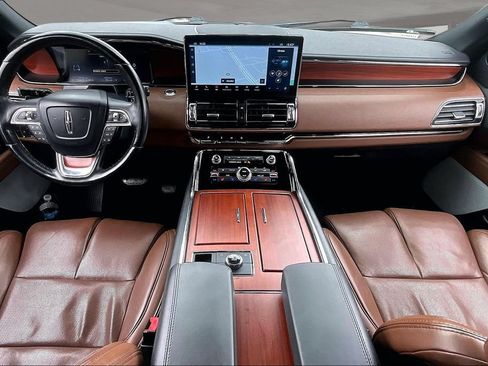 Used 2022 Lincoln Navigator Reserve AWD/4WD image 7