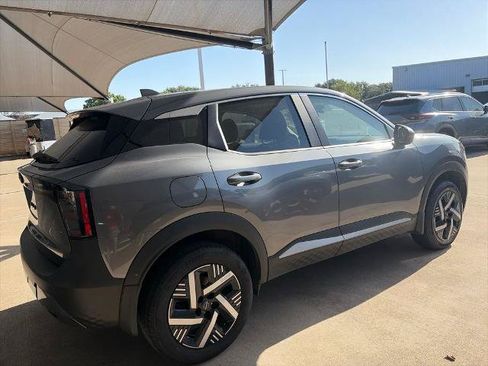 Certified 2025 Nissan Kicks SV w/ Charging Package FWD image 10